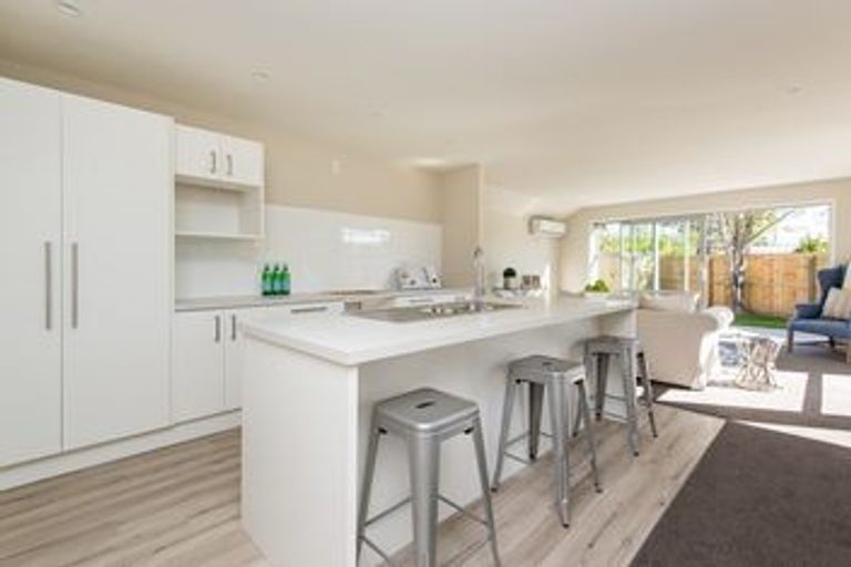 Photo of property in 2/69 North Parade, Richmond, Christchurch, 8013