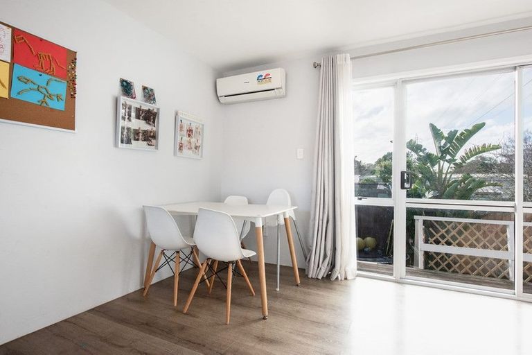 Photo of property in 4/72 Portage Road, New Lynn, Auckland, 0600