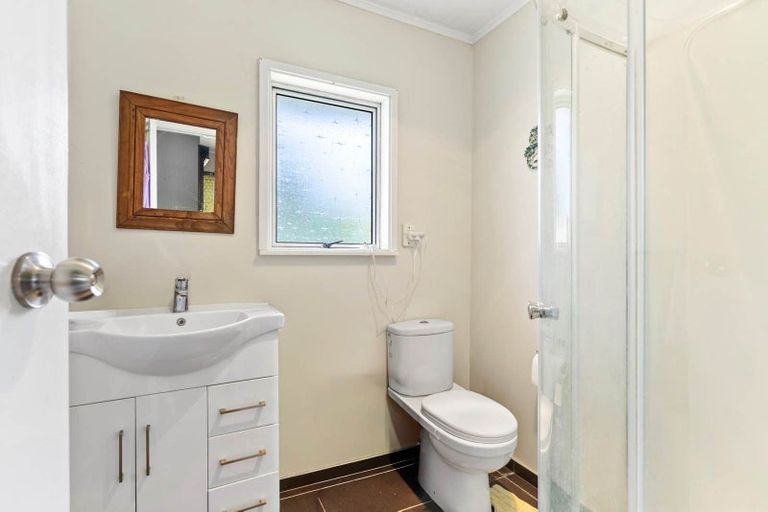Photo of property in 2/13 Ocean View Road, Hillcrest, Auckland, 0627