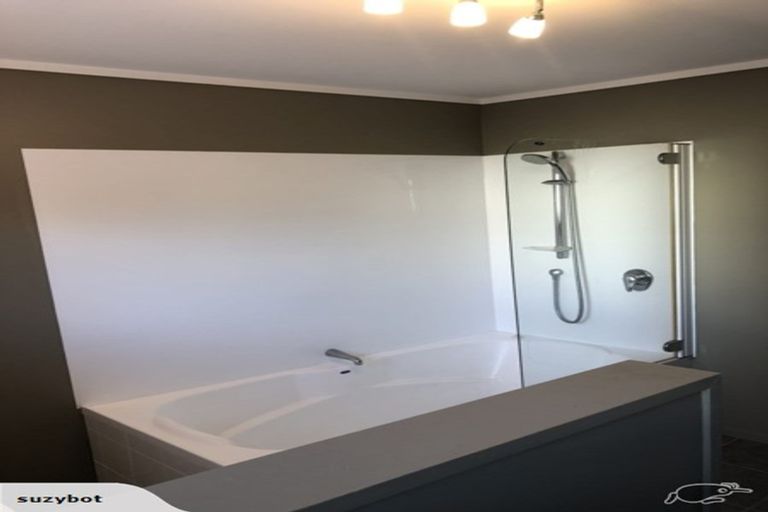 Photo of property in 11 Renata Road, Otaki, 5512