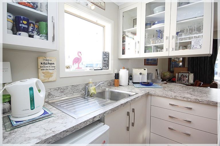 Photo of property in 5 Ripa Street, Tangimoana, 4822