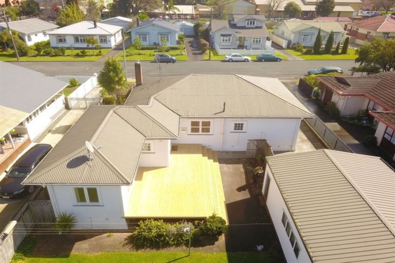 Photo of property in 16 Wallace Street, Regent, Whangarei, 0112