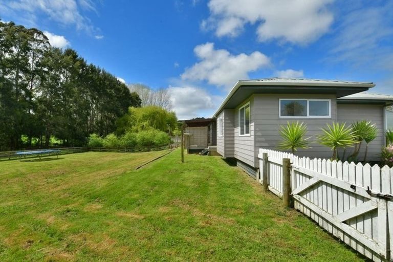 Photo of property in 1084 Kaipara Coast Highway, Kaukapakapa, 0873