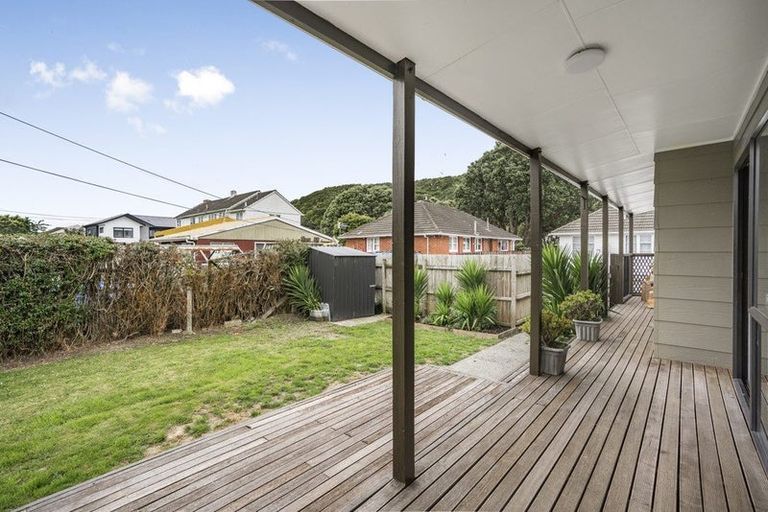 Photo of property in 2/1159 High Street, Taita, Lower Hutt, 5011