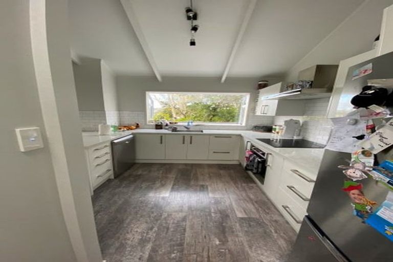 Photo of property in 25 Montclair Rise, Browns Bay, Auckland, 0630