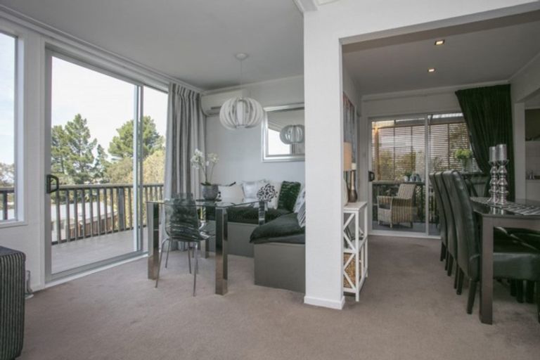 Photo of property in 24 Larkins Street, Helensburgh, Dunedin, 9010