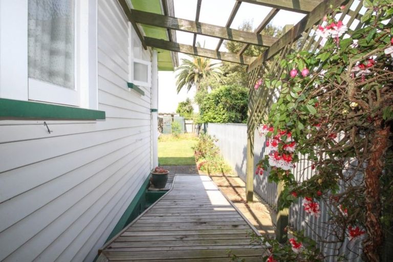 Photo of property in 403 Massey Street, Akina, Hastings, 4122