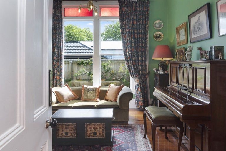 Photo of property in 86 Colombo Street, Beckenham, Christchurch, 8023