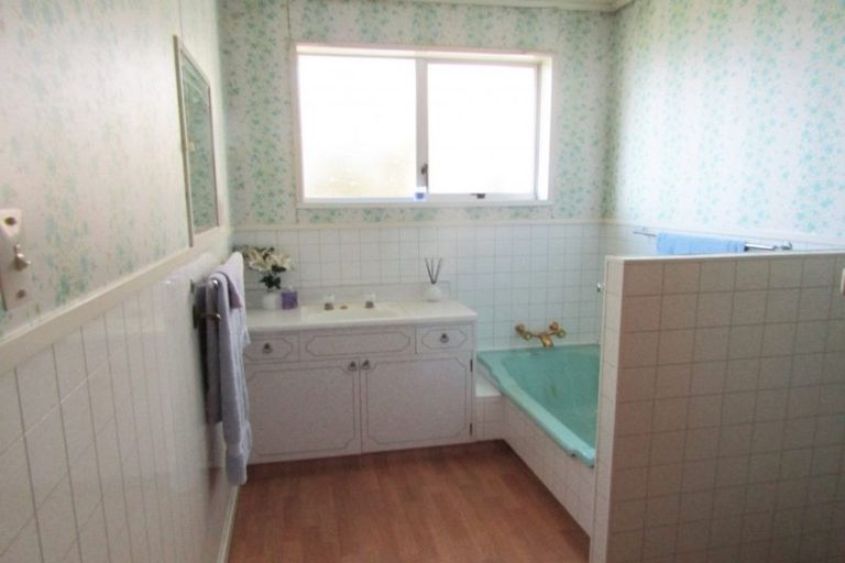 Photo of property in 56 Mill Road, Waimate, 7924