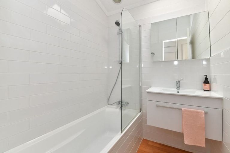 Photo of property in 56 Duncansby Road, Stanmore Bay, Whangaparaoa, 0932