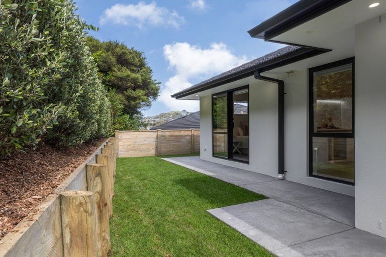 Photo of property in 38 Mooring Close, Whitby, Porirua, 5024