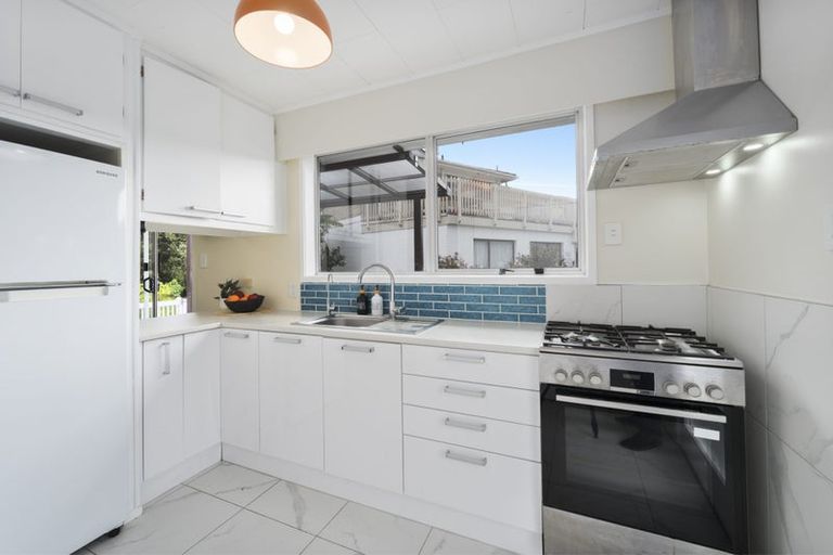 Photo of property in 2/27 Spence Road, Henderson, Auckland, 0612