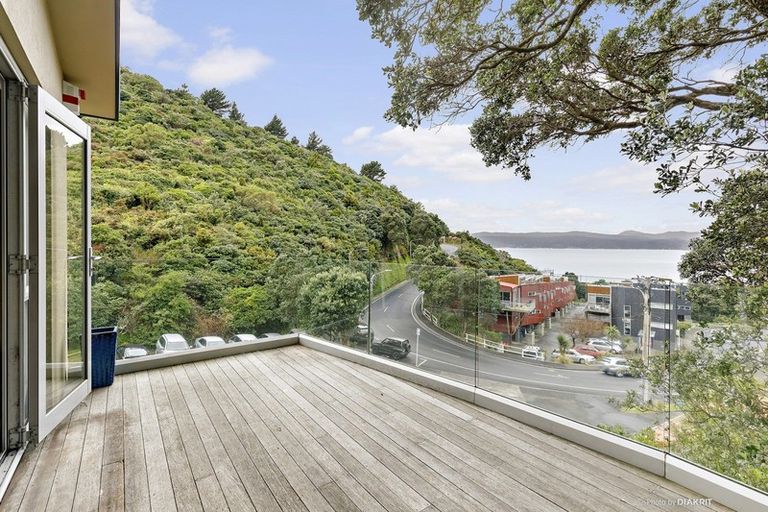 Photo of property in 15 Onslow Road, Khandallah, Wellington, 6035