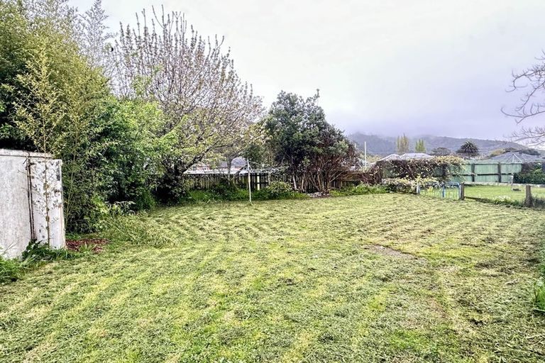 Photo of property in 14 Peck Street, Taita, Lower Hutt, 5011