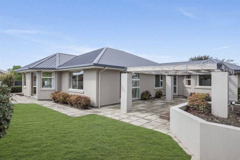 Photo of property in 2 Bayliss Close, Northwood, Christchurch, 8051