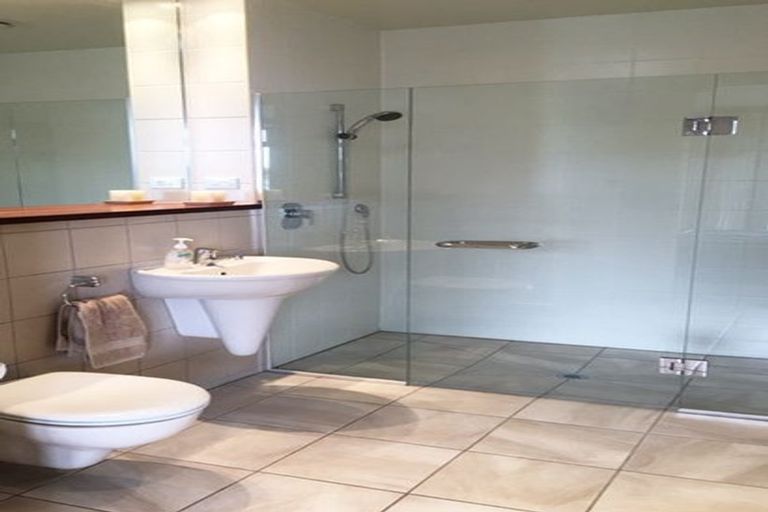 Photo of property in Bridgewater Apartments, 310/7 Te Rangi Cross Road, Paihia, 0200