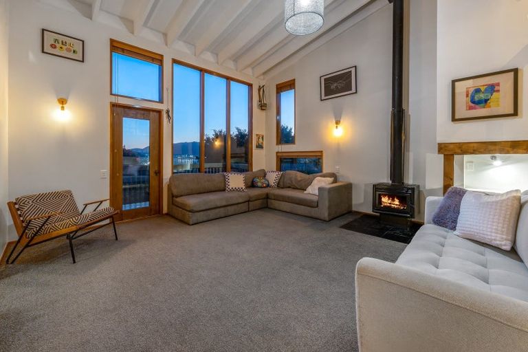 Photo of property in 7 Ayr Place, Papakowhai, Porirua, 5024