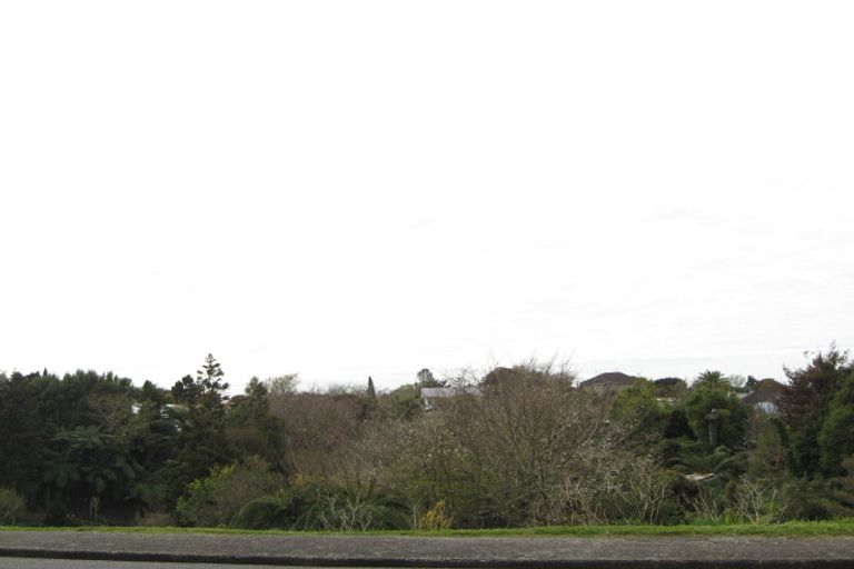 Photo of property in 34 Omata Road, Marfell, New Plymouth, 4310