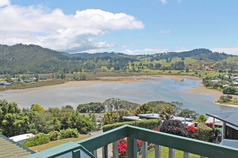 Photo of property in 25 Ridge Road, Tairua, 3508