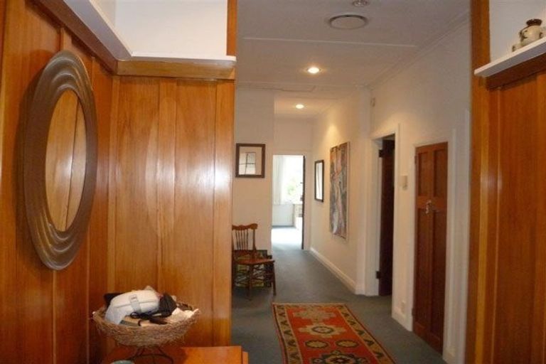 Photo of property in 61 Creswick Terrace, Northland, Wellington, 6012