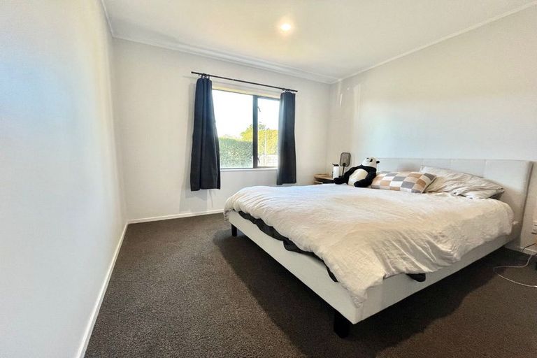 Photo of property in 102 Sandspit Road, Waiuku, 2123