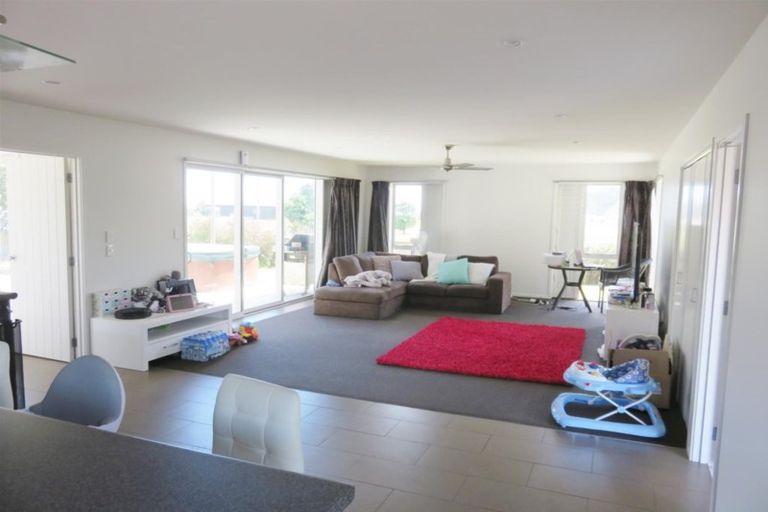 Photo of property in 1 Tua Tua Place, Baylys Beach, Dargaville, 0377