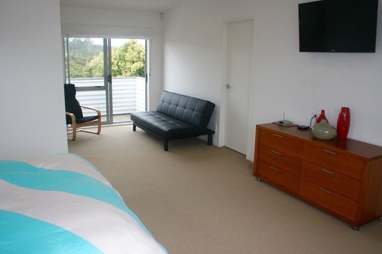 Photo of property in 42a Park Road, Glenfield, Auckland, 0629