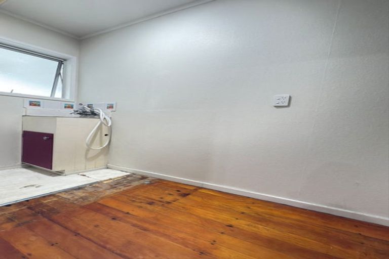 Photo of property in 418a West Coast Road, Glen Eden, Auckland, 0602