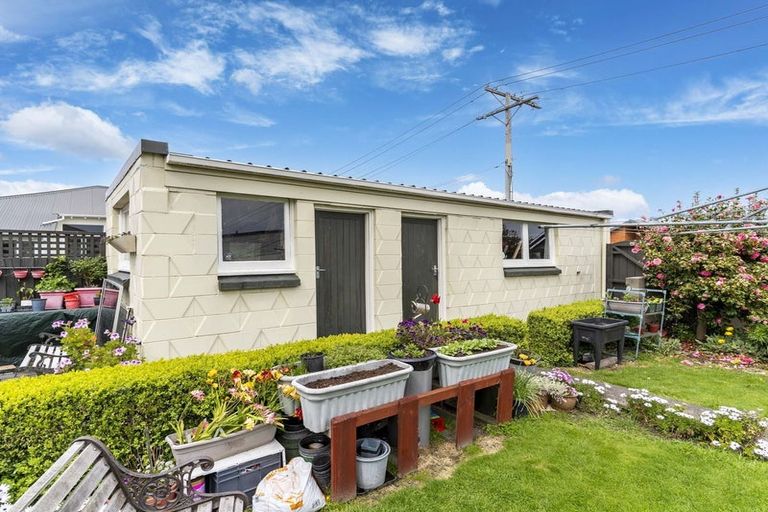 Photo of property in 11 Hargest Crescent, Saint Kilda, Dunedin, 9012