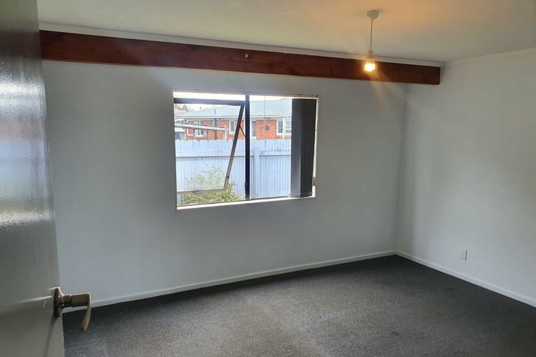 Photo of property in 2/31 Sutton Crescent, Papakura, 2110