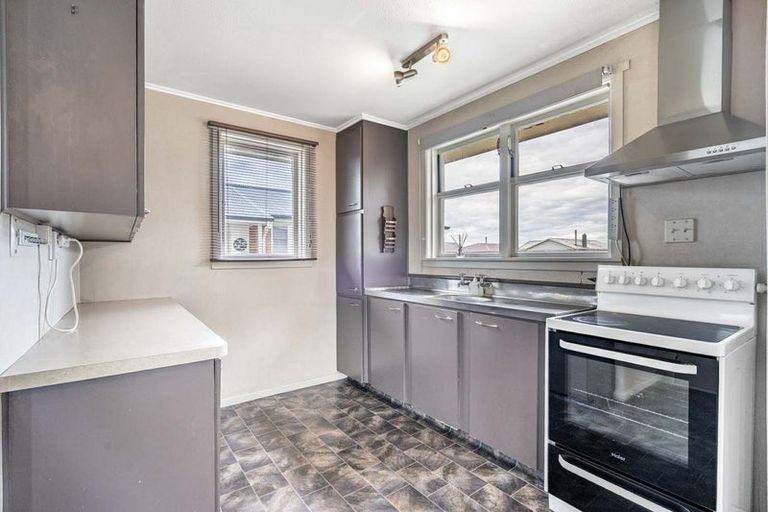 Photo of property in 17 Sword Street, Gore, 9710