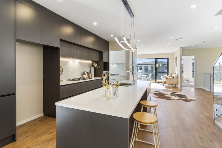 Photo of property in 32 Grand Ridge Avenue, Flat Bush, Auckland, 2019