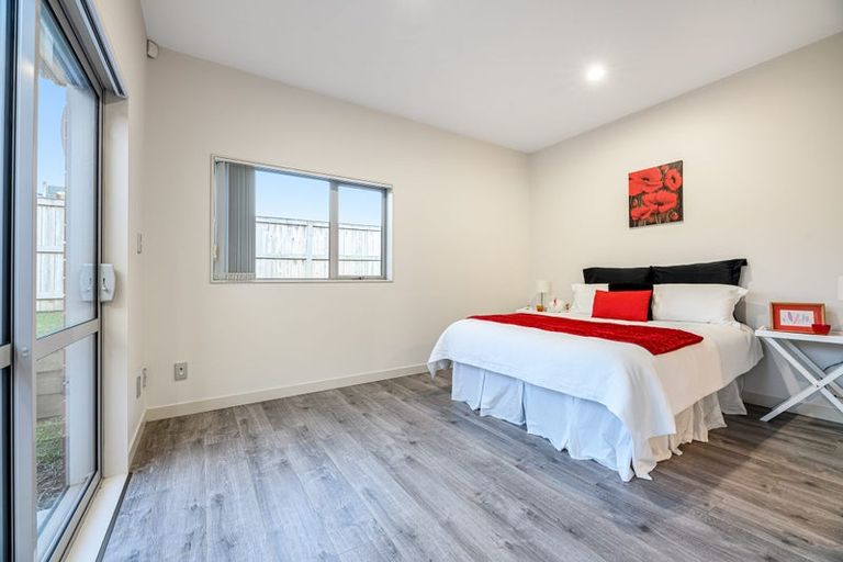 Photo of property in 13a Kingdale Road, Henderson, Auckland, 0610