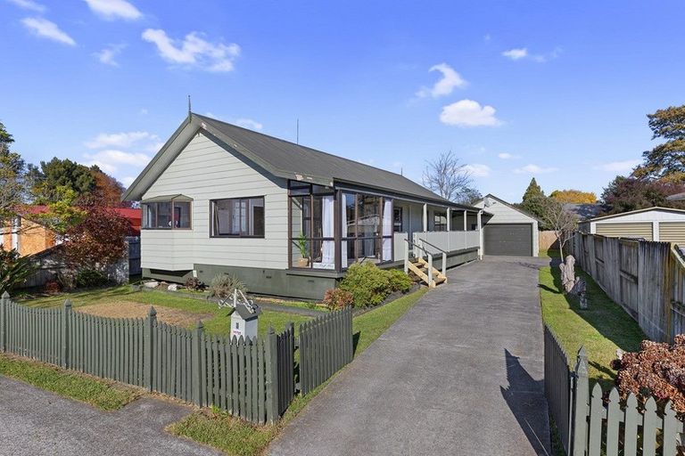 Photo of property in 3 Kowhai Street, Hamilton Lake, Hamilton, 3204