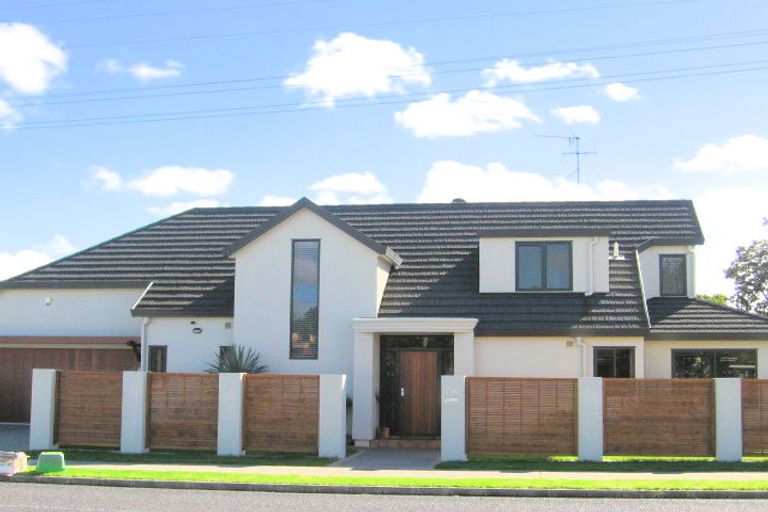 Photo of property in 8a Devon Road, Bucklands Beach, Auckland, 2012