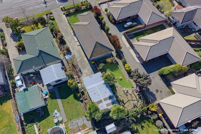 Photo of property in 42 Daniels Road, Redwood, Christchurch, 8051