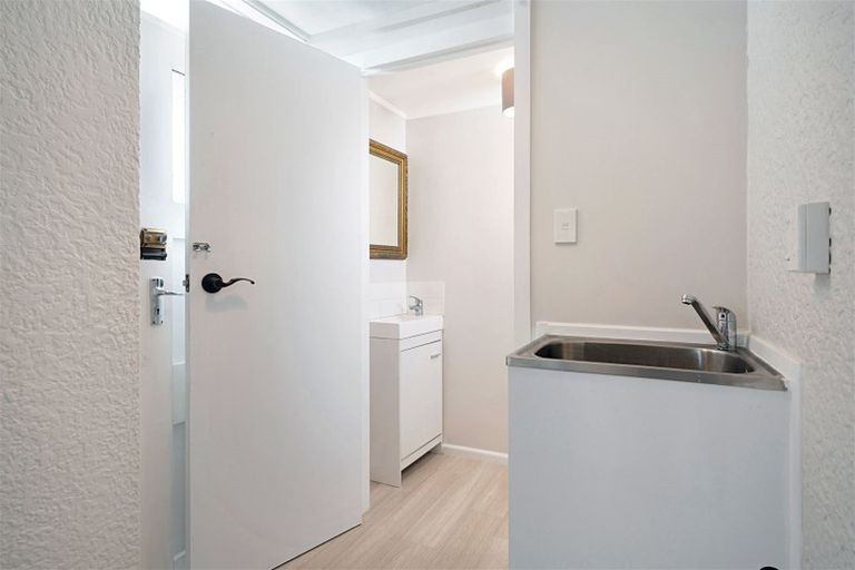 Photo of property in 1/5 Hill Road, Papatoetoe, Auckland, 2025