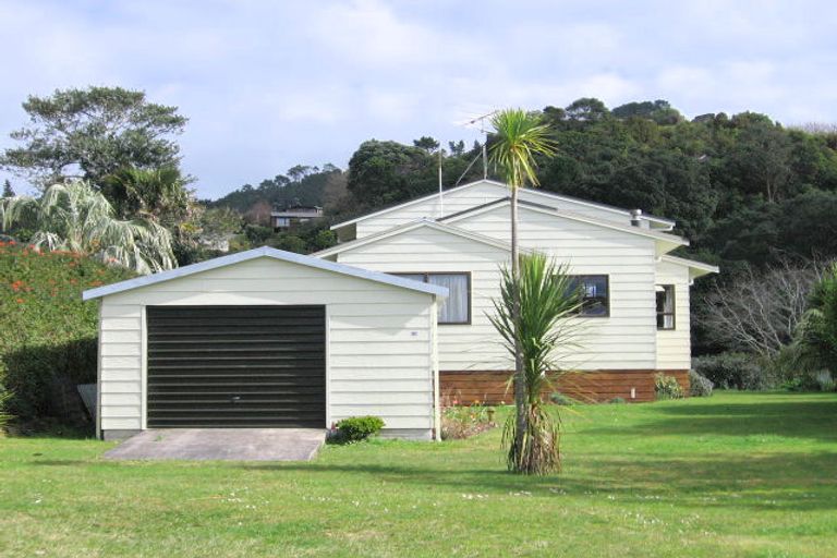 Photo of property in 38 Hahei Beach Road, Hahei, Whitianga, 3591