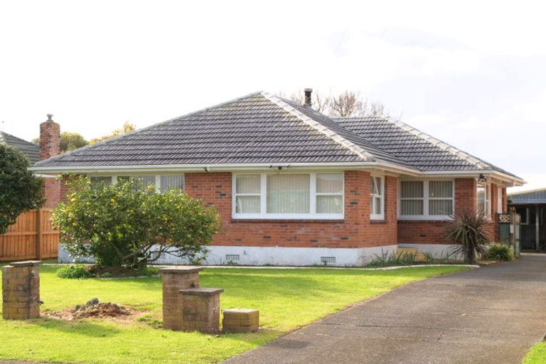 Photo of property in 63 Hallberry Road, Mangere East, Auckland, 2024