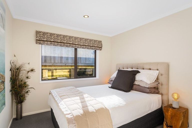 Photo of property in 43 Percy Kinsman Crescent, Riverstone Terraces, Upper Hutt, 5018