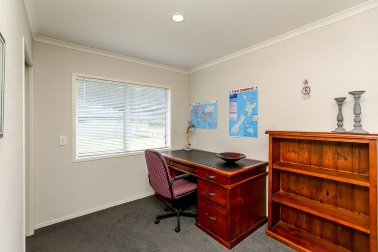 Photo of property in 14 Ryder Drive, Waiwhakaiho, New Plymouth, 4312