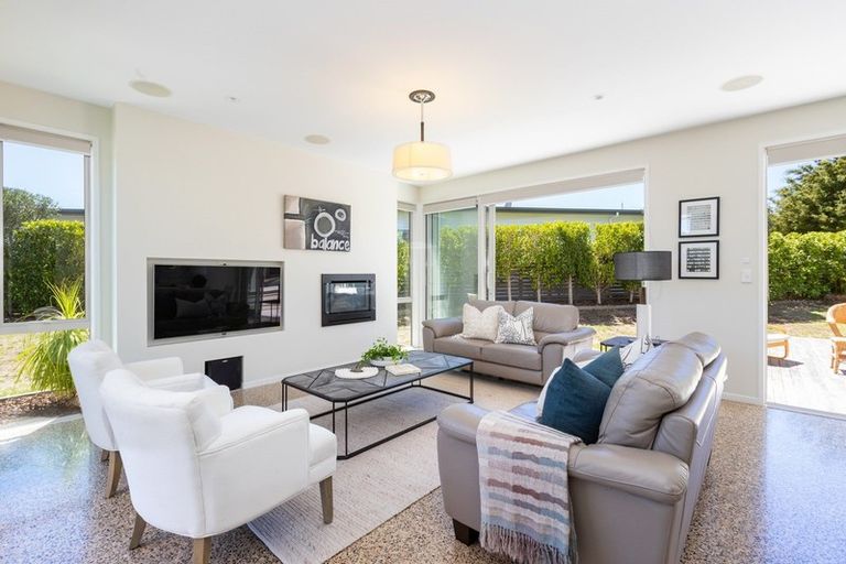 Photo of property in 2 Taumata Road, Omaha, Warkworth, 0986