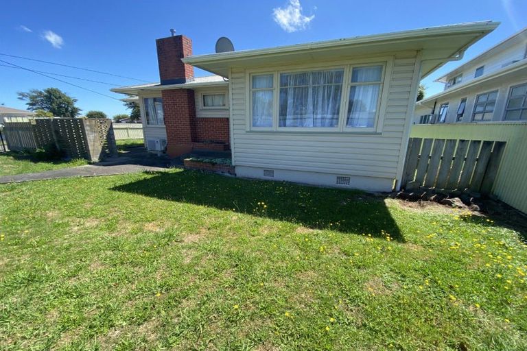 Photo of property in 42 Fairs Road, Milson, Palmerston North, 4414