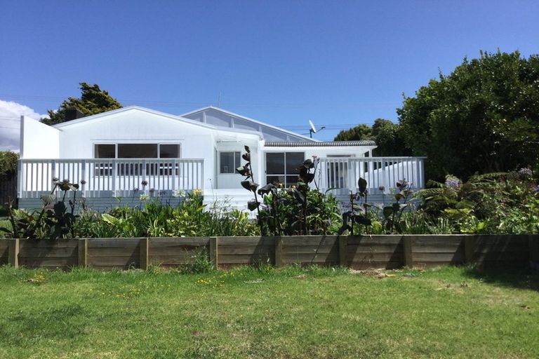 Photo of property in 47 Wairau Road, Oakura, 4314