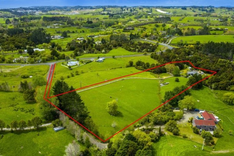 Photo of property in 21 Young Access, Dairy Flat, Silverdale, 0992