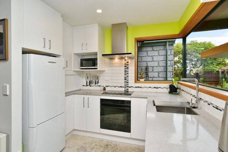 Photo of property in 1/5 Winters Road, Redwood, Christchurch, 8051