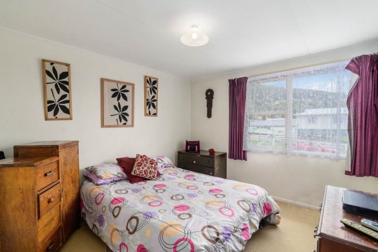 Photo of property in 2 Garnet Place, Pukehangi, Rotorua, 3015