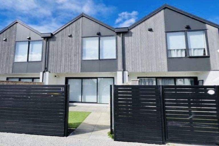 Photo of property in 14/12 Tawa Road, Te Atatu Peninsula, Auckland, 0610