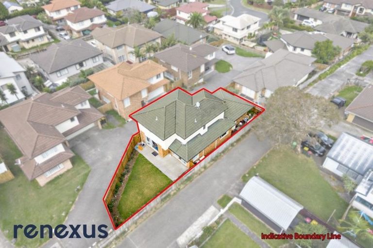 Photo of property in 8 Birchlea Rise, Goodwood Heights, Auckland, 2105