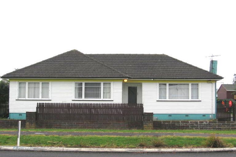 Photo of property in 1/5 Ranui Station Road, Ranui, Auckland, 0612